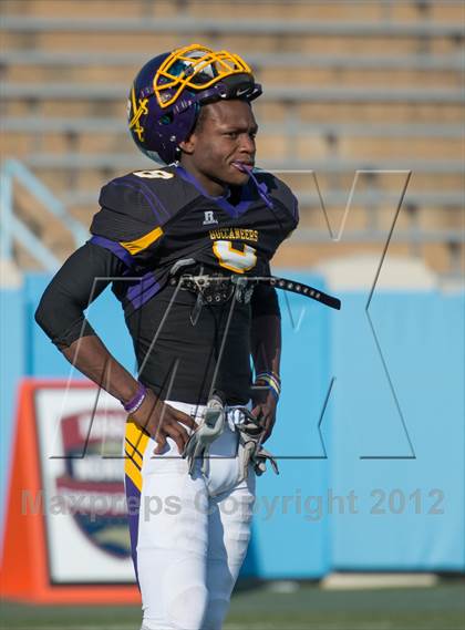 Thumbnail 2 in Butler vs. Jack Britt (NCHSAA 4AA Final) photogallery.