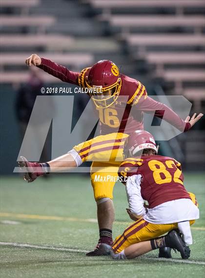 Thumbnail 3 in O'Dea vs. Peninsula (WIAA 3A Quarterfinal) photogallery.