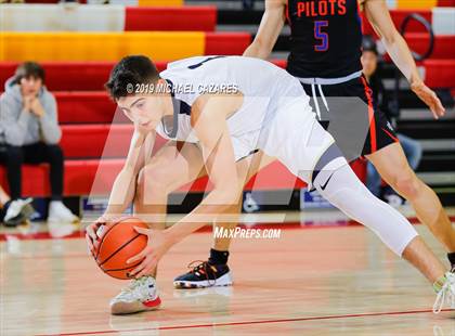 Thumbnail 1 in Notre Dame (SO) vs. St. Joseph Notre Dame (Torrey Pines Holiday Classic) photogallery.