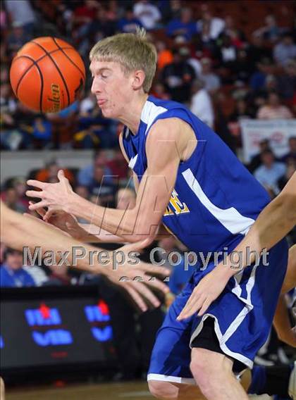 Thumbnail 1 in Eula vs. Evadale (UIL 1A Semifinal) photogallery.