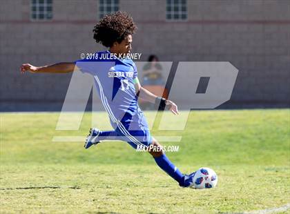 Thumbnail 3 in Bishop Gorman vs Sierra Vista photogallery.
