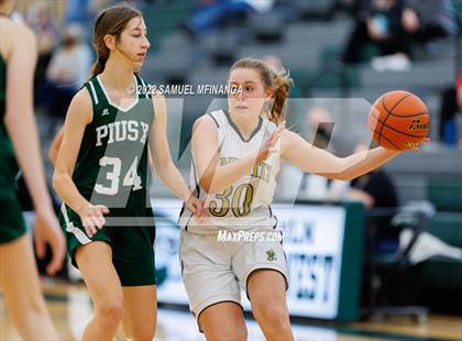 Thumbnail 2 in Lincoln Southeast vs Pius X photogallery.