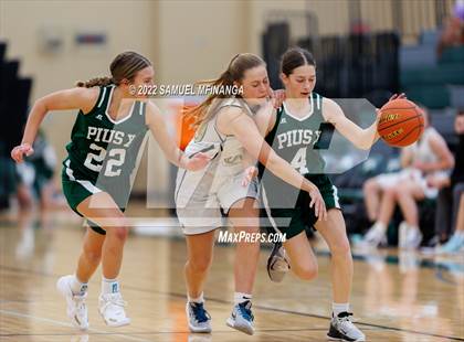 Thumbnail 2 in Lincoln Southeast vs Pius X photogallery.