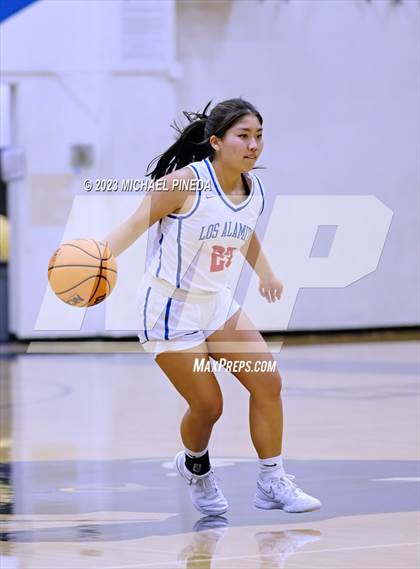 Thumbnail 3 in Los Alamitos vs Aliso Niguel (El Toro Thanksgiving Classic) photogallery.