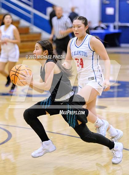 Thumbnail 3 in Los Alamitos vs Aliso Niguel (El Toro Thanksgiving Classic) photogallery.