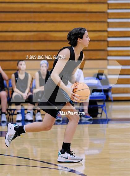 Thumbnail 2 in Los Alamitos vs Aliso Niguel (El Toro Thanksgiving Classic) photogallery.