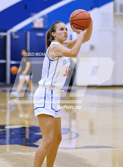 Thumbnail 2 in Los Alamitos vs Aliso Niguel (El Toro Thanksgiving Classic) photogallery.