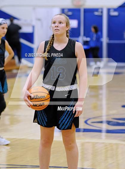 Thumbnail 1 in Los Alamitos vs Aliso Niguel (El Toro Thanksgiving Classic) photogallery.