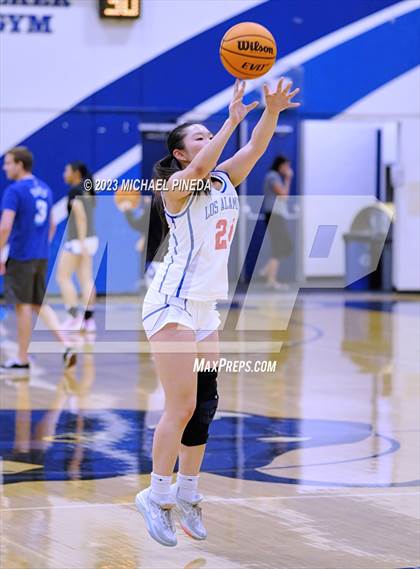 Thumbnail 1 in Los Alamitos vs Aliso Niguel (El Toro Thanksgiving Classic) photogallery.