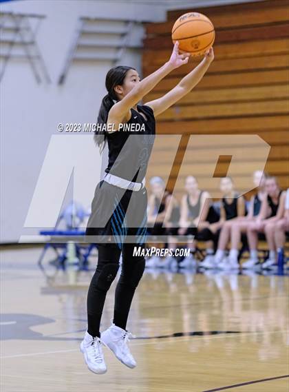Thumbnail 2 in Los Alamitos vs Aliso Niguel (El Toro Thanksgiving Classic) photogallery.