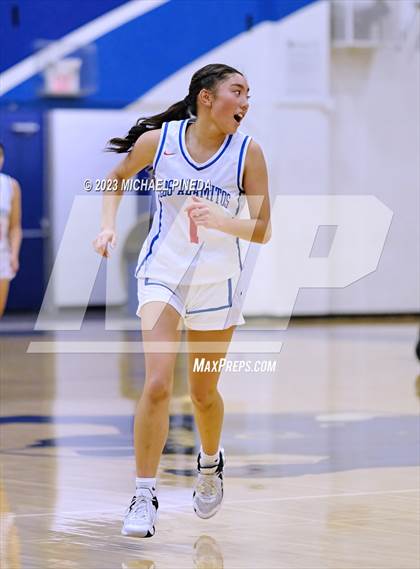 Thumbnail 2 in Los Alamitos vs Aliso Niguel (El Toro Thanksgiving Classic) photogallery.
