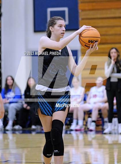 Thumbnail 1 in Los Alamitos vs Aliso Niguel (El Toro Thanksgiving Classic) photogallery.
