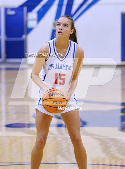 Thumbnail 3 in Los Alamitos vs Aliso Niguel (El Toro Thanksgiving Classic) photogallery.