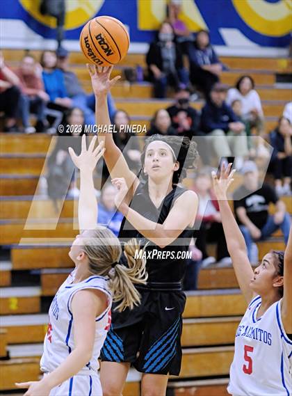Thumbnail 1 in Los Alamitos vs Aliso Niguel (El Toro Thanksgiving Classic) photogallery.