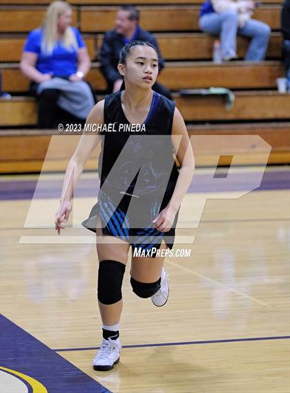 Thumbnail 1 in Los Alamitos vs Aliso Niguel (El Toro Thanksgiving Classic) photogallery.