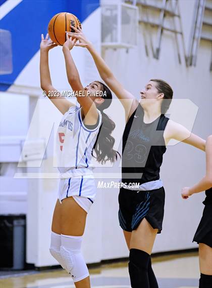 Thumbnail 1 in Los Alamitos vs Aliso Niguel (El Toro Thanksgiving Classic) photogallery.
