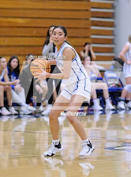 Thumbnail 3 in Los Alamitos vs Aliso Niguel (El Toro Thanksgiving Classic) photogallery.
