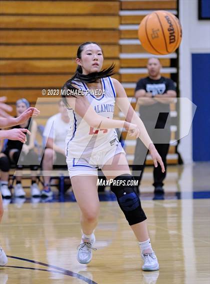 Thumbnail 1 in Los Alamitos vs Aliso Niguel (El Toro Thanksgiving Classic) photogallery.
