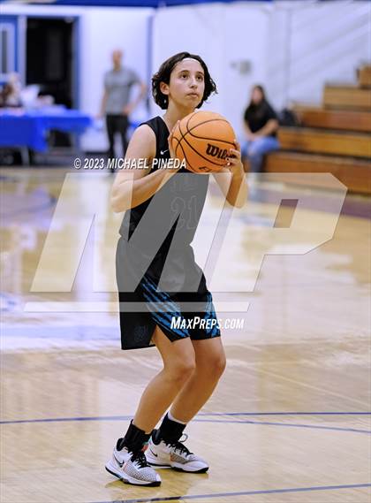 Thumbnail 2 in Los Alamitos vs Aliso Niguel (El Toro Thanksgiving Classic) photogallery.