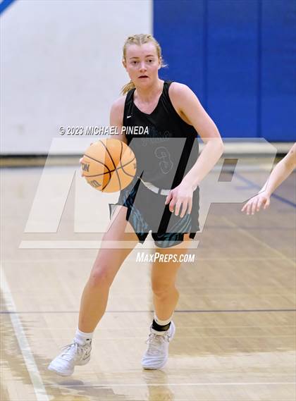 Thumbnail 1 in Los Alamitos vs Aliso Niguel (El Toro Thanksgiving Classic) photogallery.