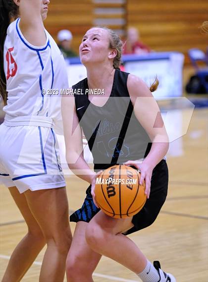 Thumbnail 1 in Los Alamitos vs Aliso Niguel (El Toro Thanksgiving Classic) photogallery.