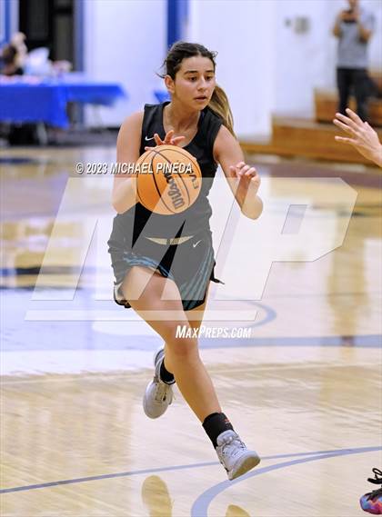 Thumbnail 2 in Los Alamitos vs Aliso Niguel (El Toro Thanksgiving Classic) photogallery.