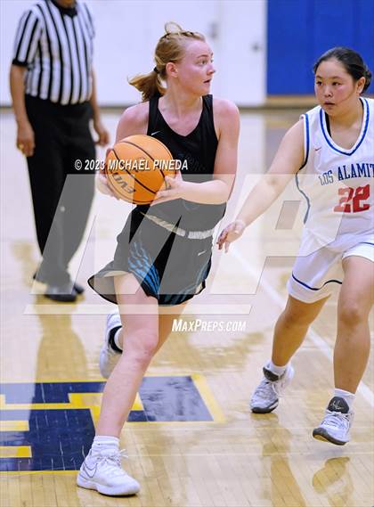 Thumbnail 3 in Los Alamitos vs Aliso Niguel (El Toro Thanksgiving Classic) photogallery.