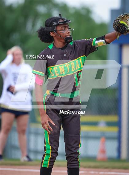 Thumbnail 3 in Memphis Central @ Arlington (4A Regional Semifinal) photogallery.