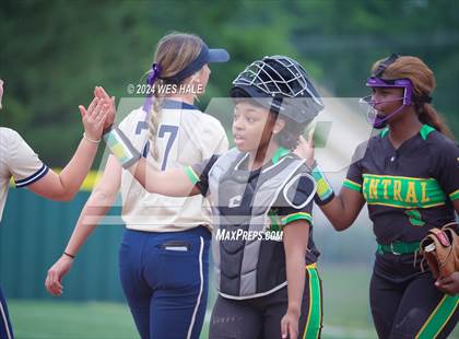 Thumbnail 2 in Memphis Central @ Arlington (4A Regional Semifinal) photogallery.