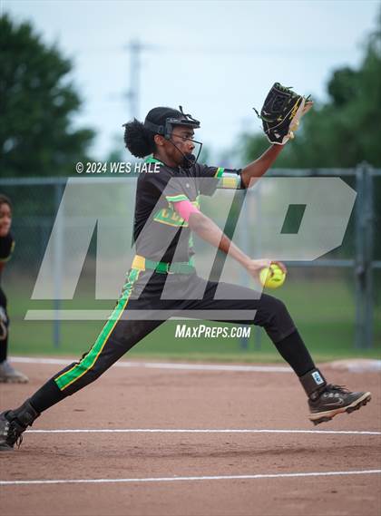 Thumbnail 3 in Memphis Central @ Arlington (4A Regional Semifinal) photogallery.