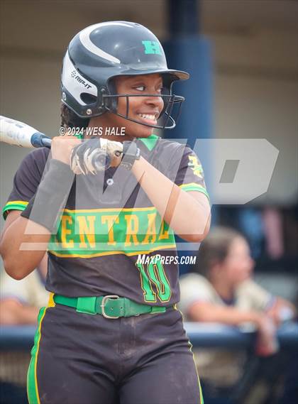 Thumbnail 1 in Memphis Central @ Arlington (4A Regional Semifinal) photogallery.