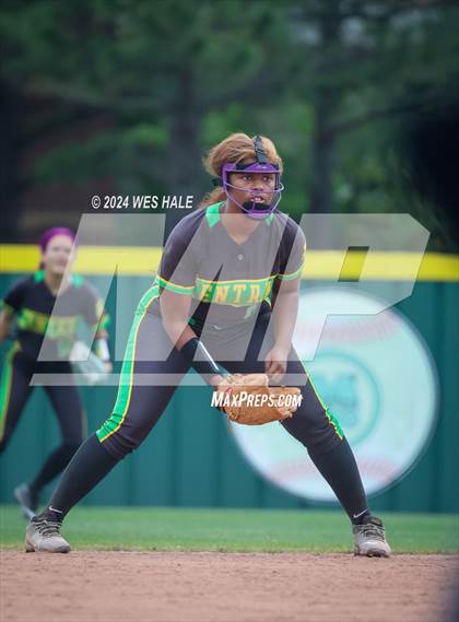 Thumbnail 2 in Memphis Central @ Arlington (4A Regional Semifinal) photogallery.