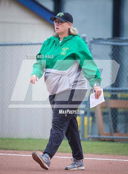 Thumbnail 3 in Memphis Central @ Arlington (4A Regional Semifinal) photogallery.