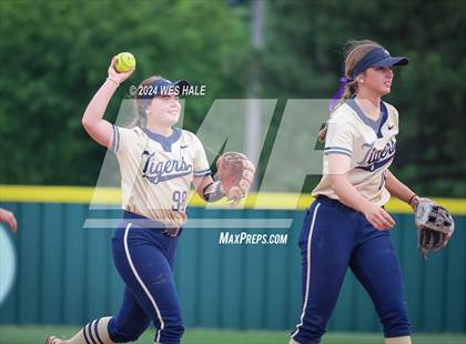 Thumbnail 2 in Memphis Central @ Arlington (4A Regional Semifinal) photogallery.