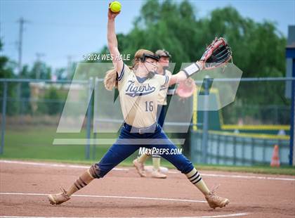Thumbnail 1 in Memphis Central @ Arlington (4A Regional Semifinal) photogallery.
