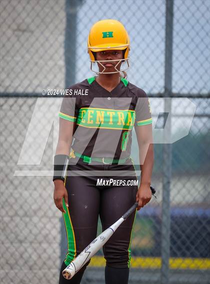 Thumbnail 2 in Memphis Central @ Arlington (4A Regional Semifinal) photogallery.