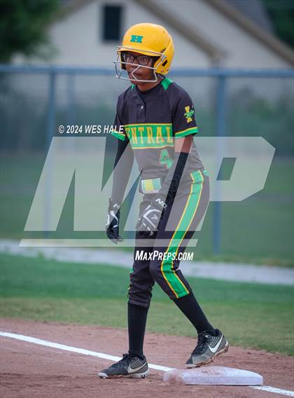 Thumbnail 2 in Memphis Central @ Arlington (4A Regional Semifinal) photogallery.
