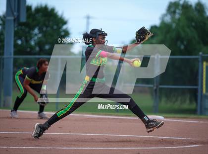 Thumbnail 3 in Memphis Central @ Arlington (4A Regional Semifinal) photogallery.