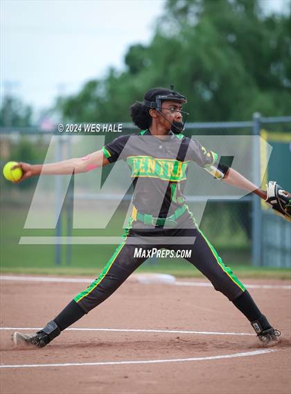Thumbnail 1 in Memphis Central @ Arlington (4A Regional Semifinal) photogallery.