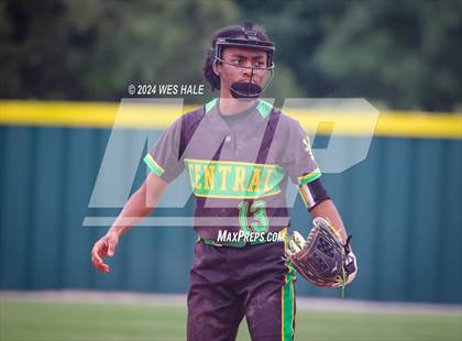 Thumbnail 1 in Memphis Central @ Arlington (4A Regional Semifinal) photogallery.