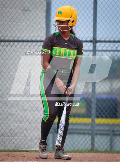 Thumbnail 2 in Memphis Central @ Arlington (4A Regional Semifinal) photogallery.