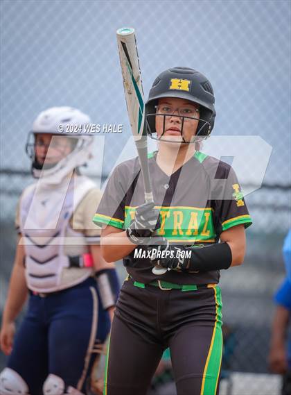 Thumbnail 3 in Memphis Central @ Arlington (4A Regional Semifinal) photogallery.