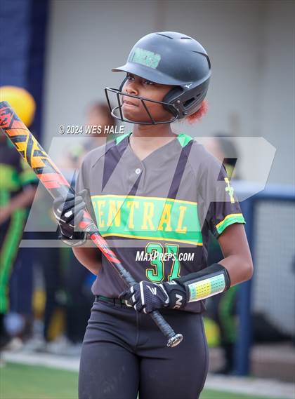 Thumbnail 2 in Memphis Central @ Arlington (4A Regional Semifinal) photogallery.