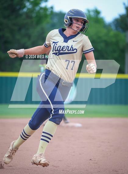 Thumbnail 1 in Memphis Central @ Arlington (4A Regional Semifinal) photogallery.