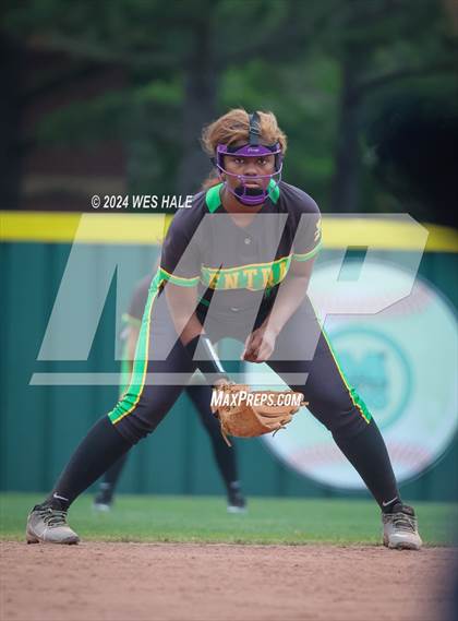 Thumbnail 1 in Memphis Central @ Arlington (4A Regional Semifinal) photogallery.