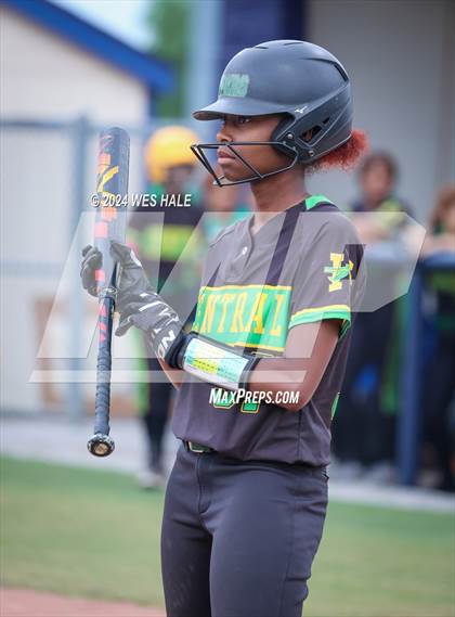Thumbnail 1 in Memphis Central @ Arlington (4A Regional Semifinal) photogallery.
