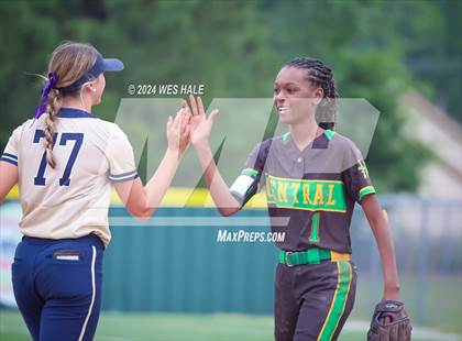 Thumbnail 1 in Memphis Central @ Arlington (4A Regional Semifinal) photogallery.