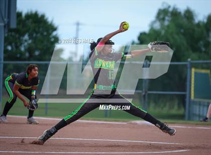 Thumbnail 2 in Memphis Central @ Arlington (4A Regional Semifinal) photogallery.