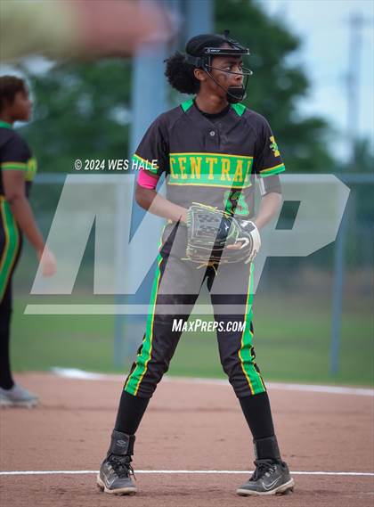 Thumbnail 3 in Memphis Central @ Arlington (4A Regional Semifinal) photogallery.