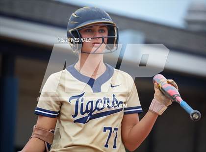 Thumbnail 2 in Memphis Central @ Arlington (4A Regional Semifinal) photogallery.